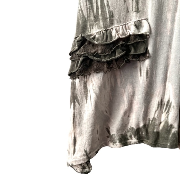RXB | WHITE & SAGE TIE DYE RUFFLED LACE TUNIC TOP - Picture 3 of 8